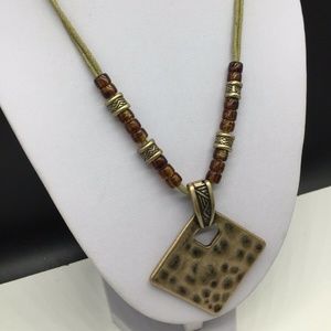 Premier Designs Jewelry - Premier Designs Gold Tone Pendant Necklace Premier Designs Jewelry - Premier Designs Gold Tone Pendant Necklace